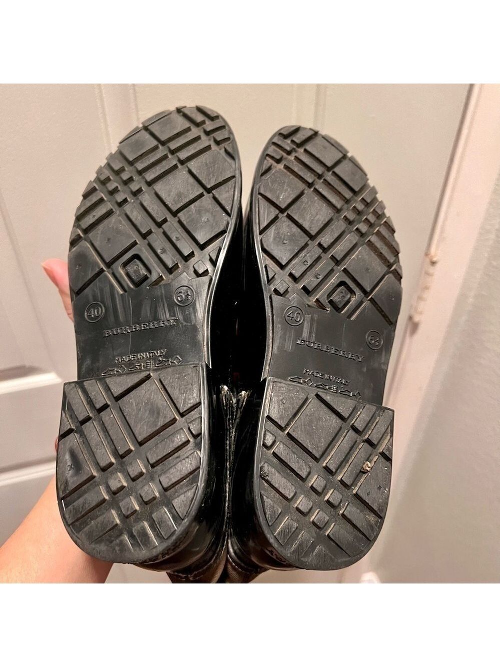 BURBERRY rain boots. Size 40 - Picture 3 of 12